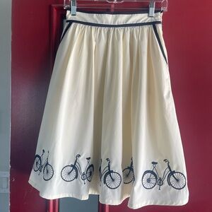 Comme Toi [Anthropologie] A-Line Bicycle Lined Skirt - Cream/ Blue